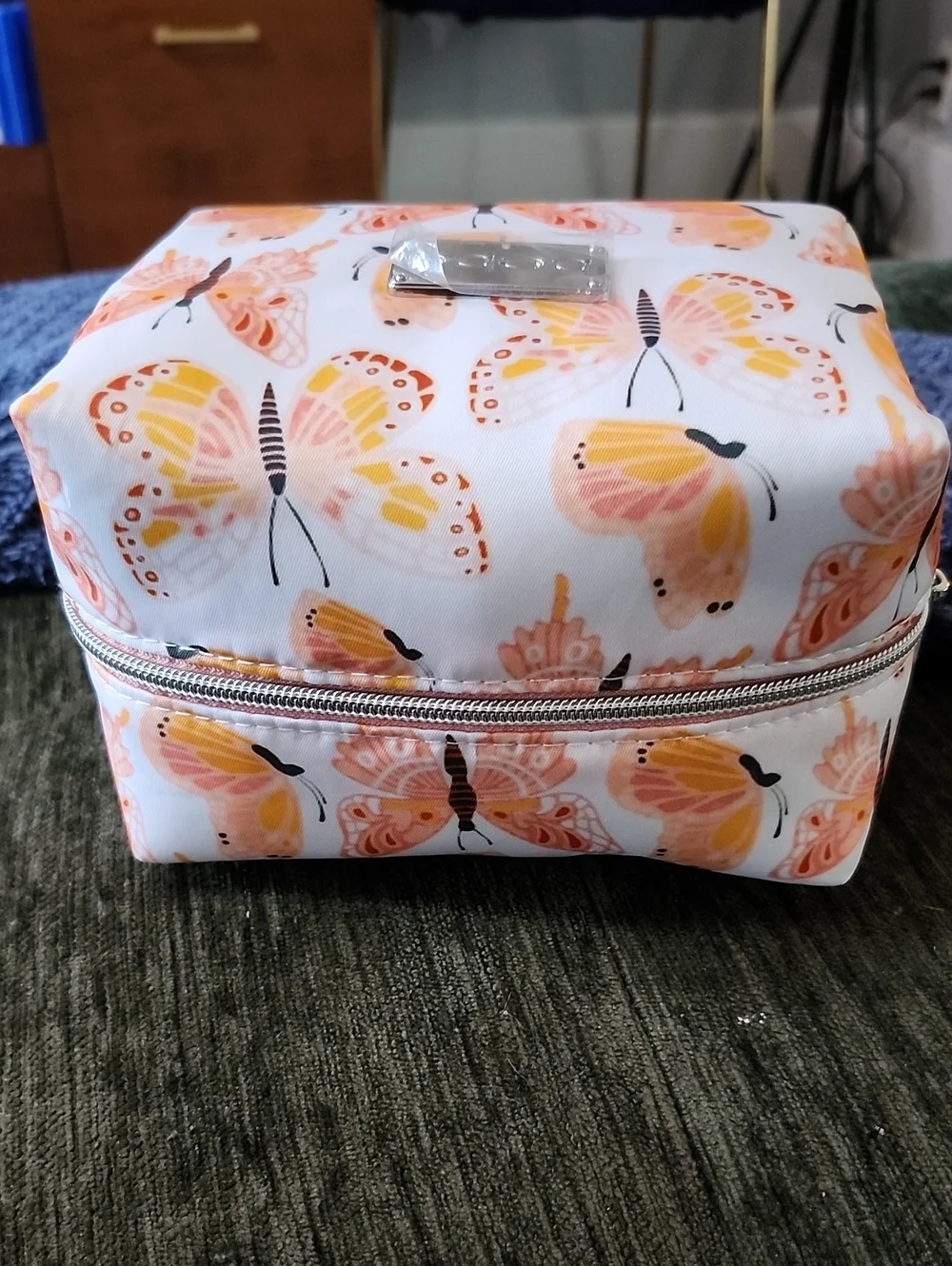 bebe Cosmetic Bag Butterfly Pattern  - Pink & Orange New W/2 Travel Bottles.